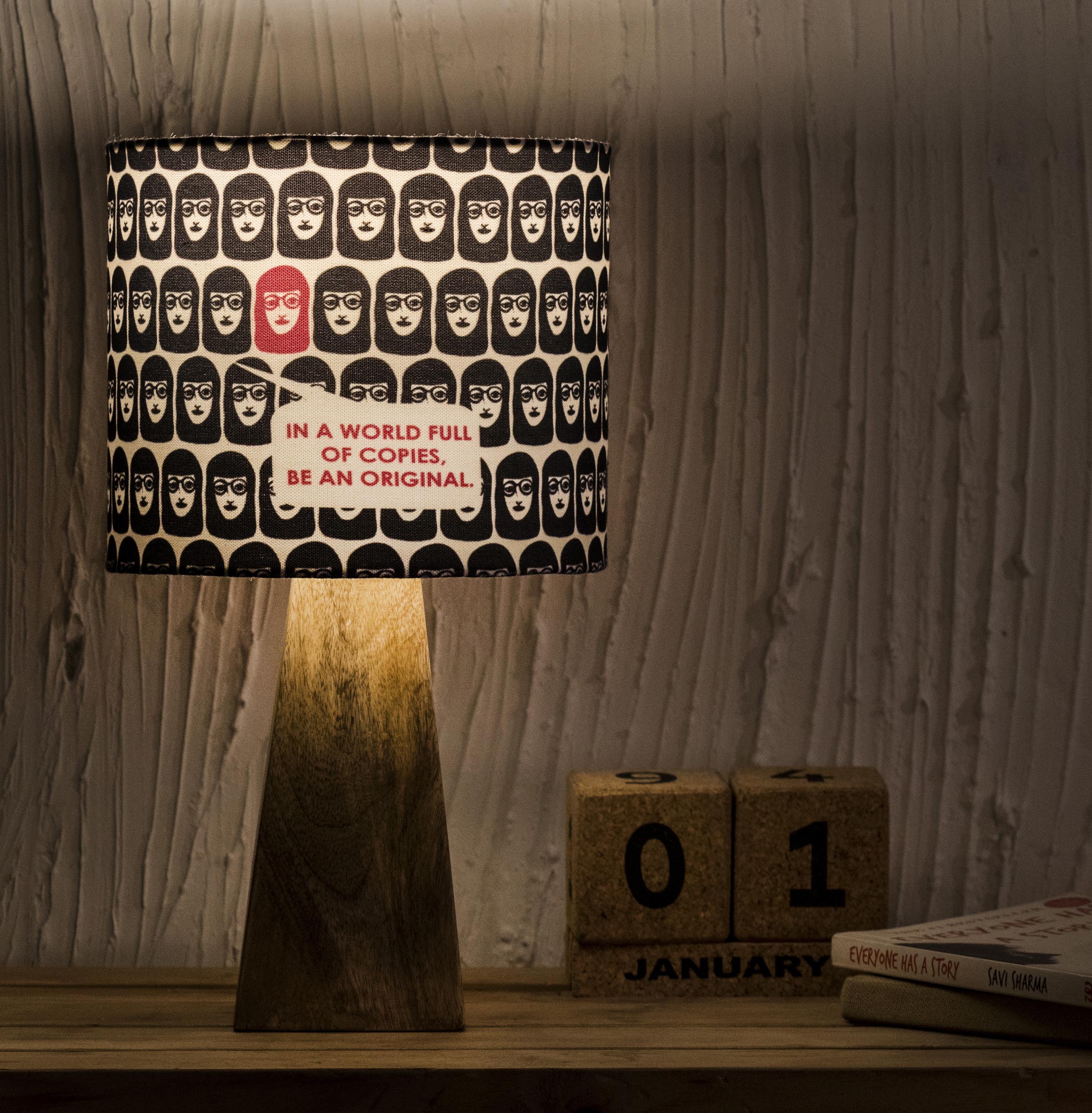 Kavi Be You Wooden Shade Lamp (Square Base)