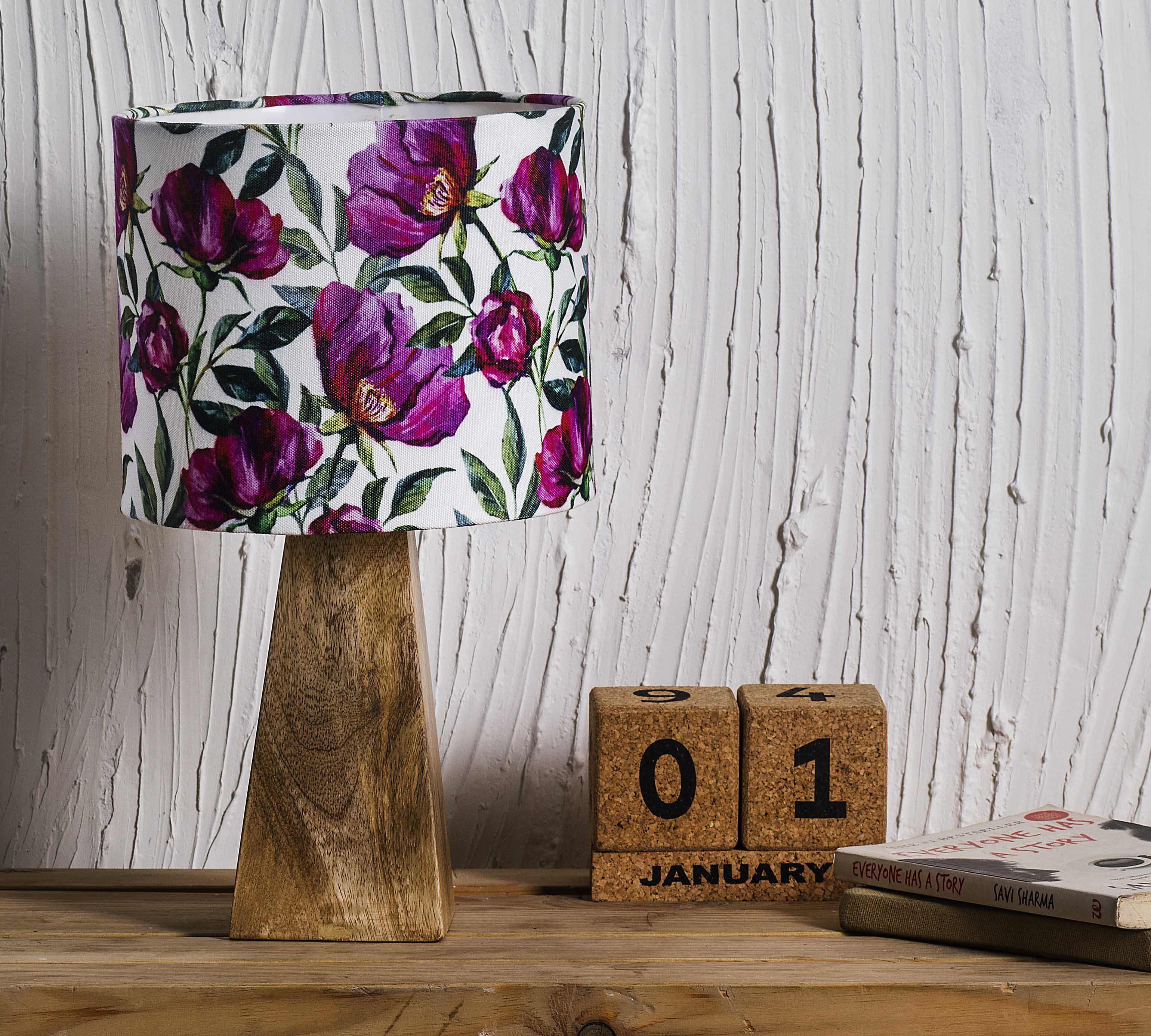Kavi Flower Wooden Shade Lamp (Square Base)
