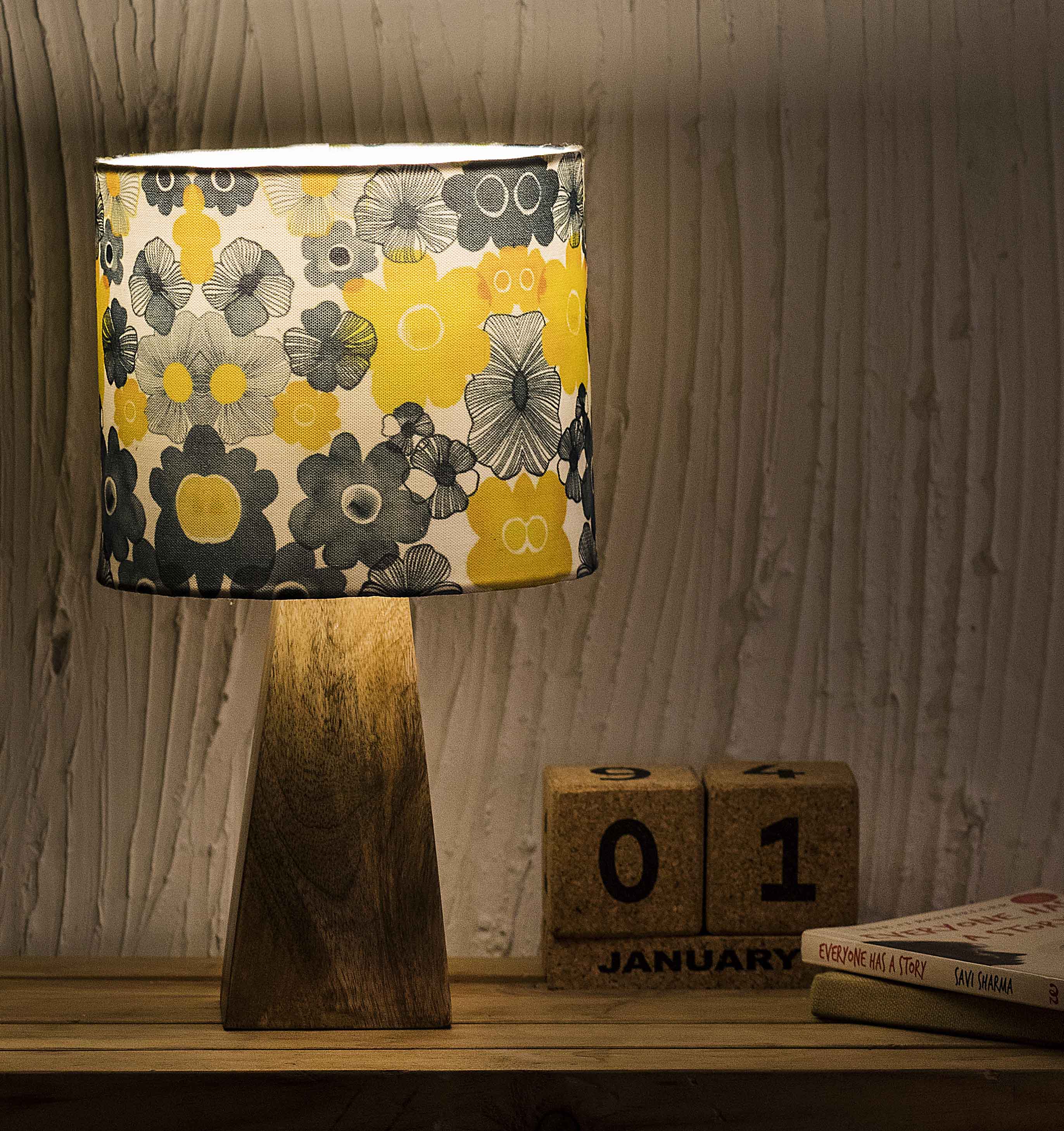 Kavi Sunflower Wooden Shade Lamp (Square Base)