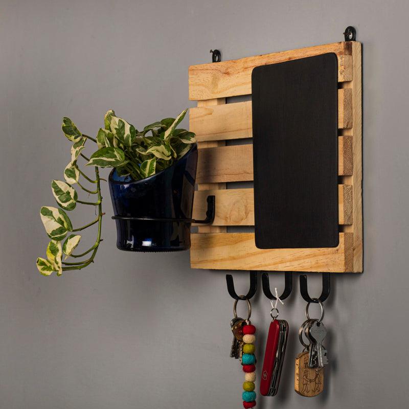 Wooden Pallet Chalkboard with Antiquity Planter